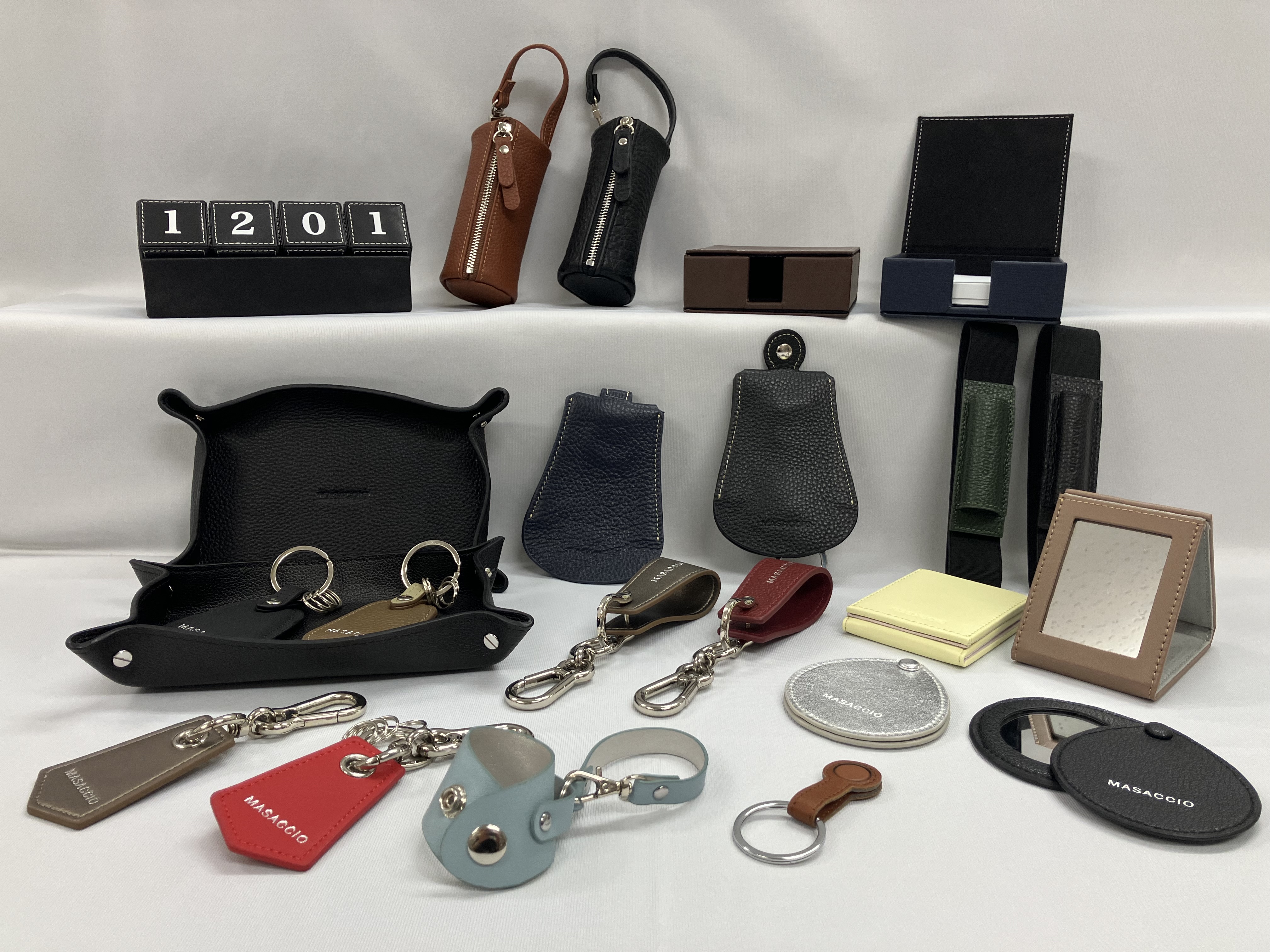 【レザーアイテム】